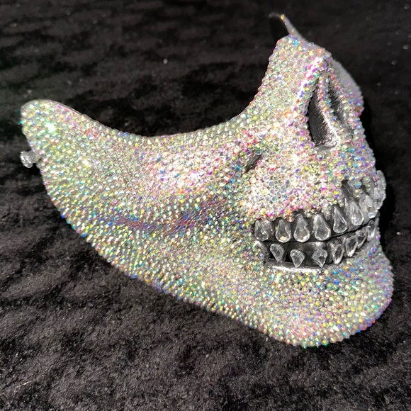 Bejeweled Halloween skull skeleton mask - Picture 3 of 3